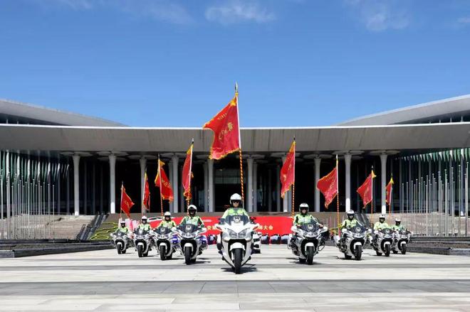 kaiyun：青浦公安第七届进博会安保誓师大会在国家会展中心举行(图2)