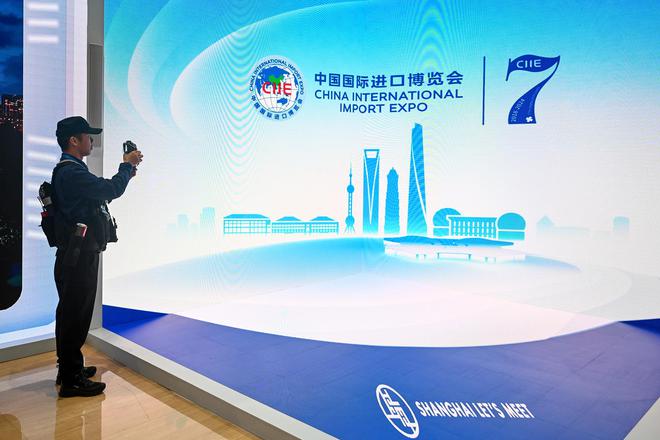 进博直击｜冲刺！进博会所有展台主体结构将于11月2日完成(图11)