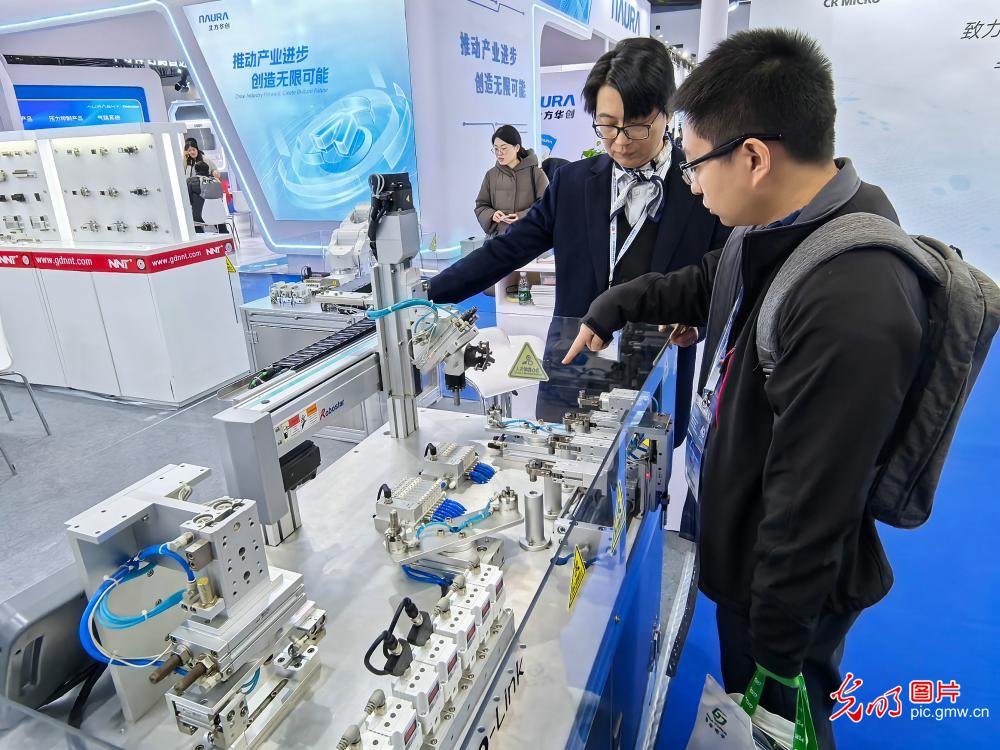 kaiyun：2024第二十一届中国国际半导体博览会开幕(图2)