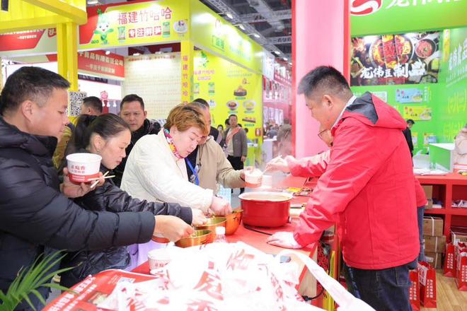 kaiyun网站：2025上海华食展举行国家会展中心里飘出麻酱香(图4)