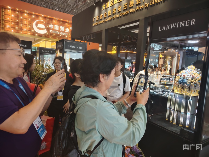 kaiyun：消博会观察：外企高管热议中国市场机遇开放合作成全球共识(图7)