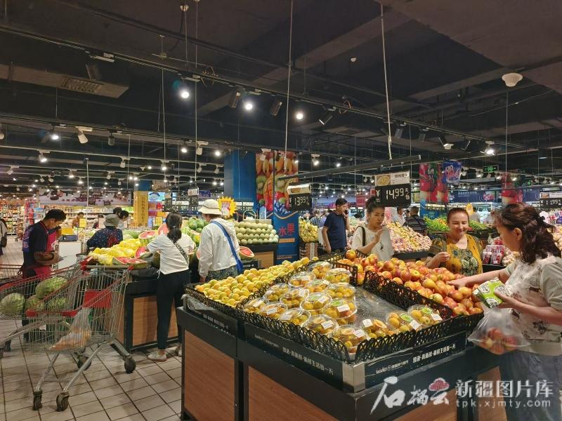 辉煌70年奋进新征程丨从“购物车”看新疆消费市场变迁(图2)