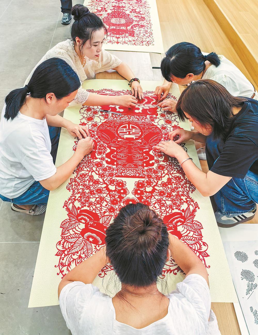 宁德柘荣：纸上生花剪出千年风华(图3)