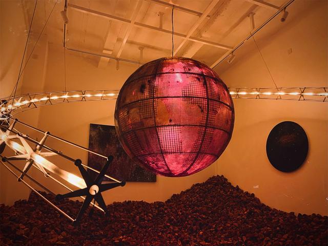 kaiyun：南昌路让青年艺术可以沿街偶遇(图6)