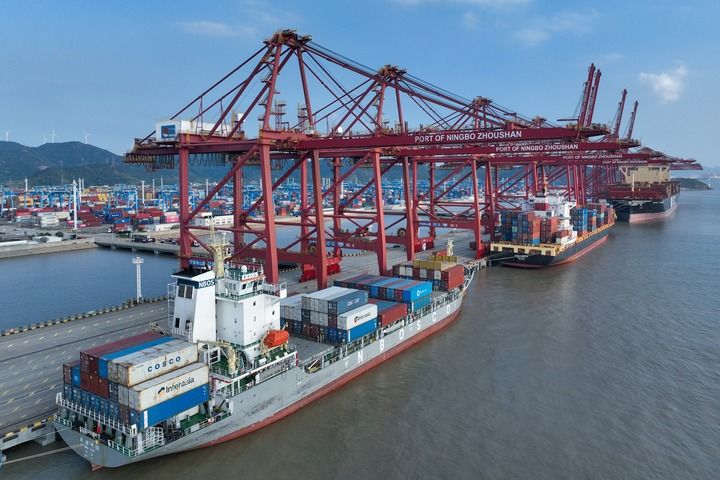 思想之光照亮奋进之路——以习近平同志为核心的党中央引领中国经济社会高质量发展迈向新境界(图2)