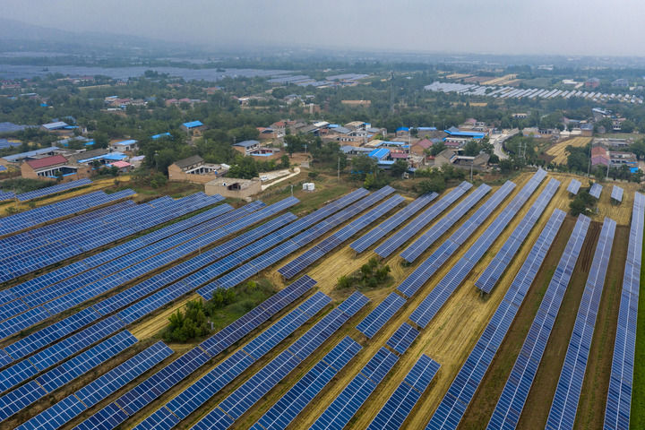 思想之光照亮奋进之路——以习近平同志为核心的党中央引领中国经济社会高质量发展迈向新境界(图8)