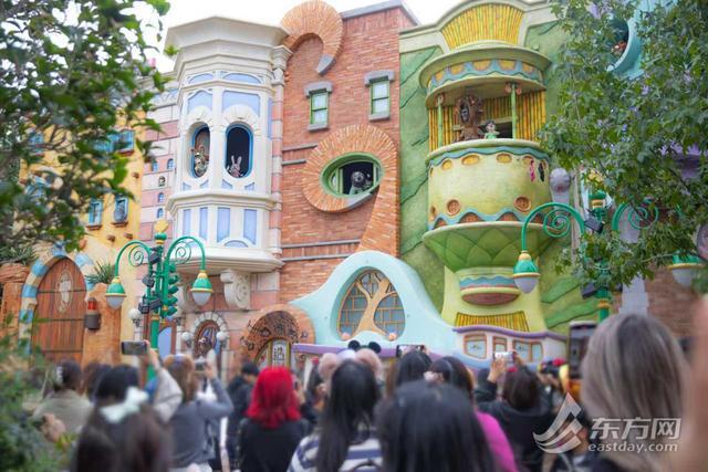 上海迪士尼2024年客流量突破1470万人次蝉联国内榜首并领跑全球前十乐园增长率(图2)