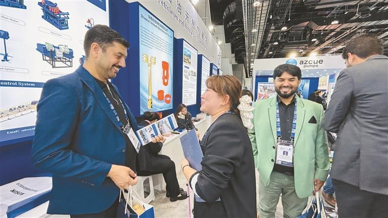 【深化拓展“三个年”活动 聚焦聚力打好“八场硬仗”】优化服务陕西培育外贸增长新动能(图1)