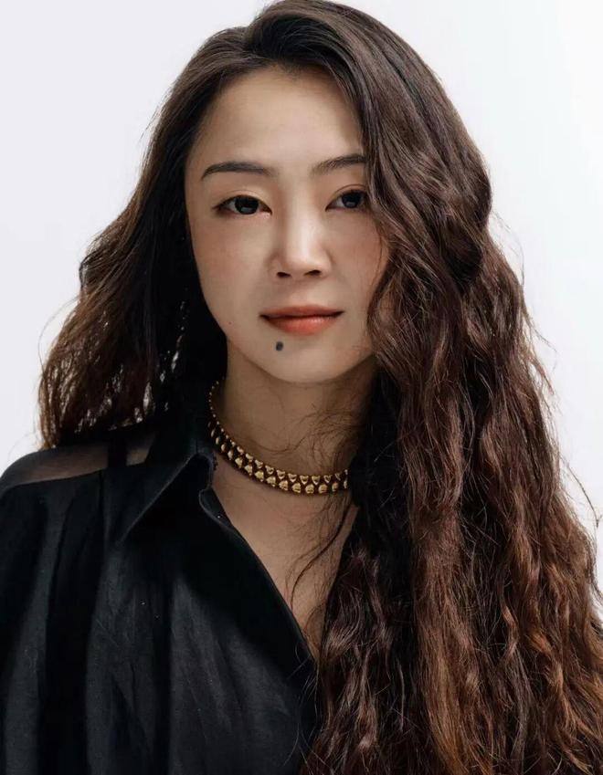 kaiyun：跟着藏家逛展览：矿石奇珍与她的百件珠宝(图9)