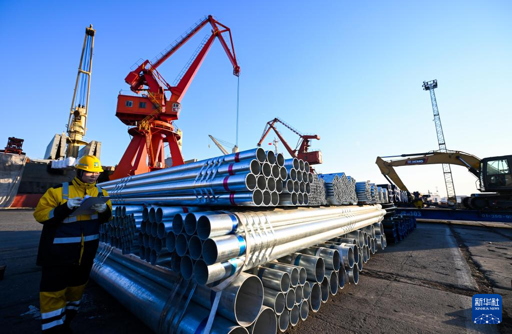 kaiyun入口：港口作业忙力争“开门红”(图3)