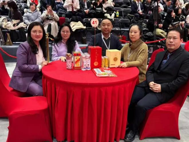 吴垠斩获“华人楷模·2025杰出女性”受邀同根同梦全球华人春晚(图5)