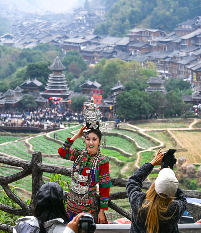 习近平总书记引领推进中华民族共同体建设(图8)