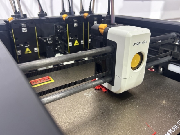 AWE首日刚下飞机老外拖着行李箱追中国智造：看得比美国CES还爽(图3)