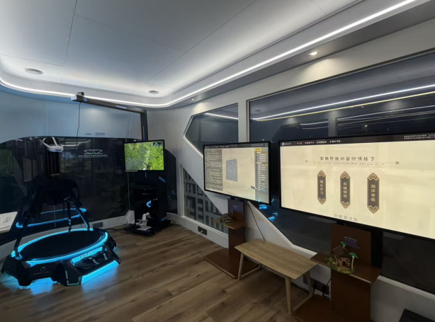 校企合作共绘非遗新篇——海南师范大学张引教授团队设计作品亮相第六届中国国际消费品博览会(图1)